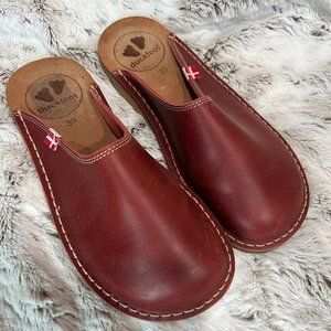 Duckfeet Blavand mules slip-ons in size 39, 8, 8 1/2, gently worn